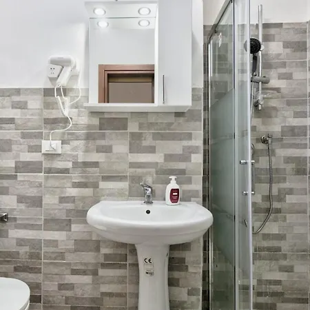 Konukevi Cateresa 14 *