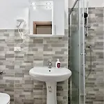 Πανσιόν Cateresa 14 *