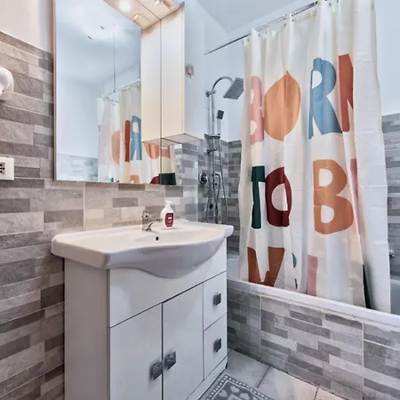 בית הארחה Cateresa 14 *